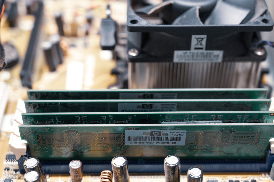 circuit-board-5759541_960_720 circuit-board-5759541_960_720